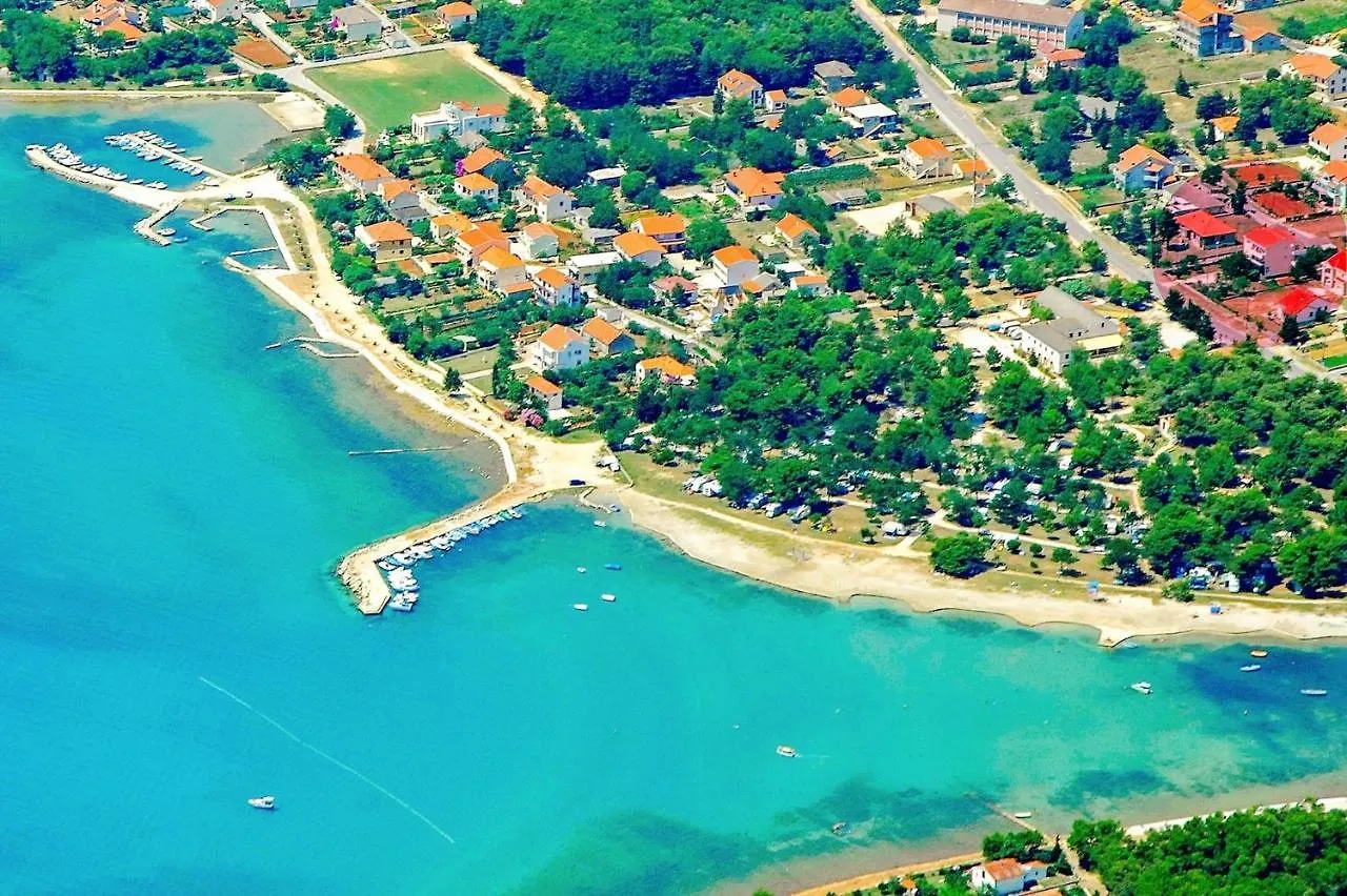 Apartments Valentin Privlaka  Croazia