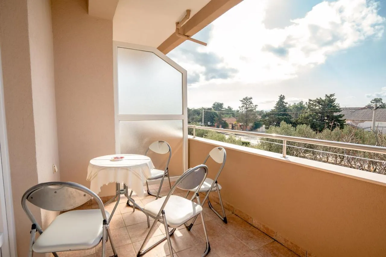 Apartments Valentin Privlaka  Croazia