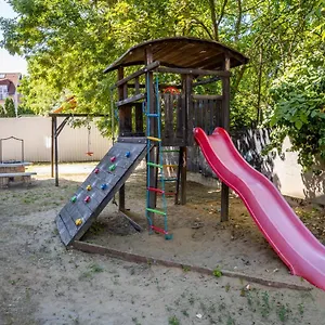  Apartman László - Magyarország