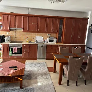  Apartman újszerű, Jól Felszerelt A Szîvében Hűsîtőkkel, Reggelivel, Ingyenes Parkolással! Magyarország