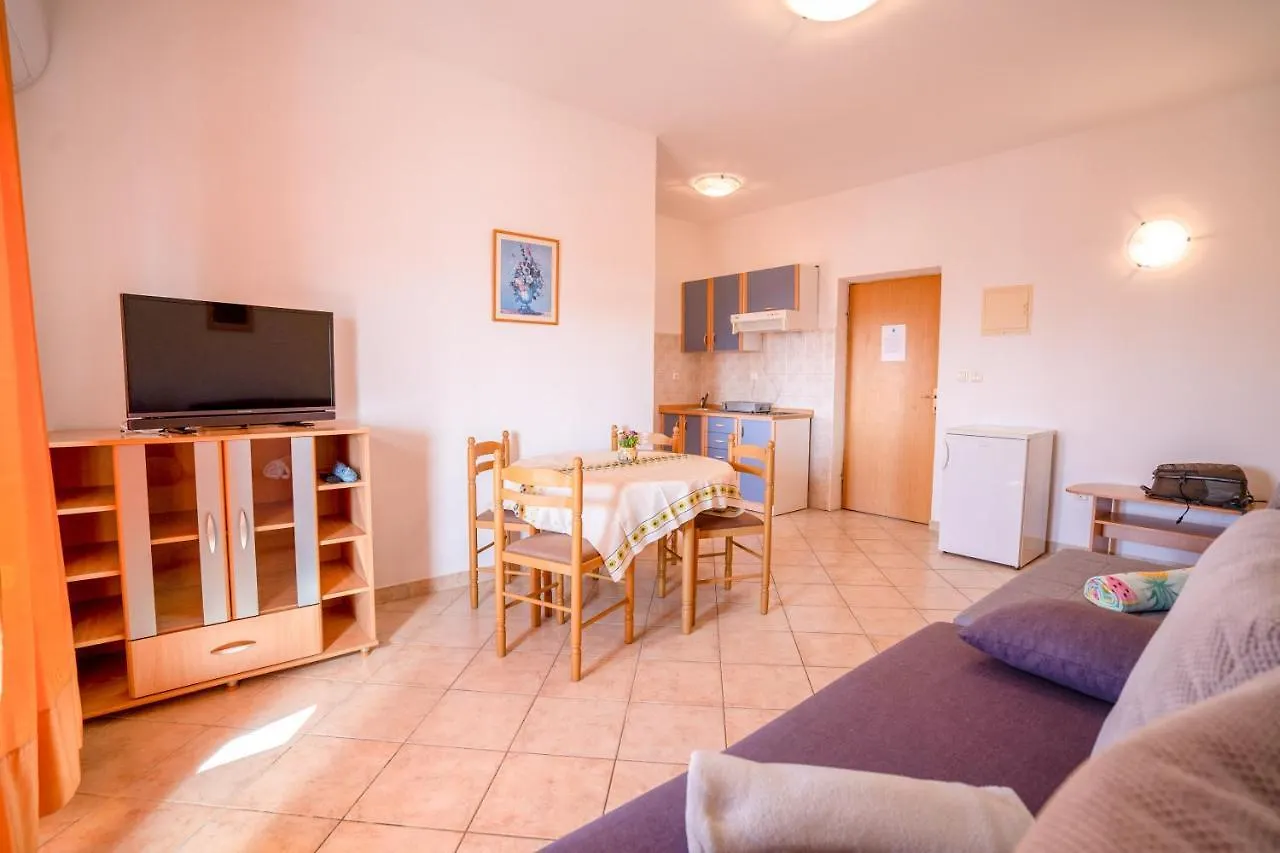 Apartments Valentin Privlaka