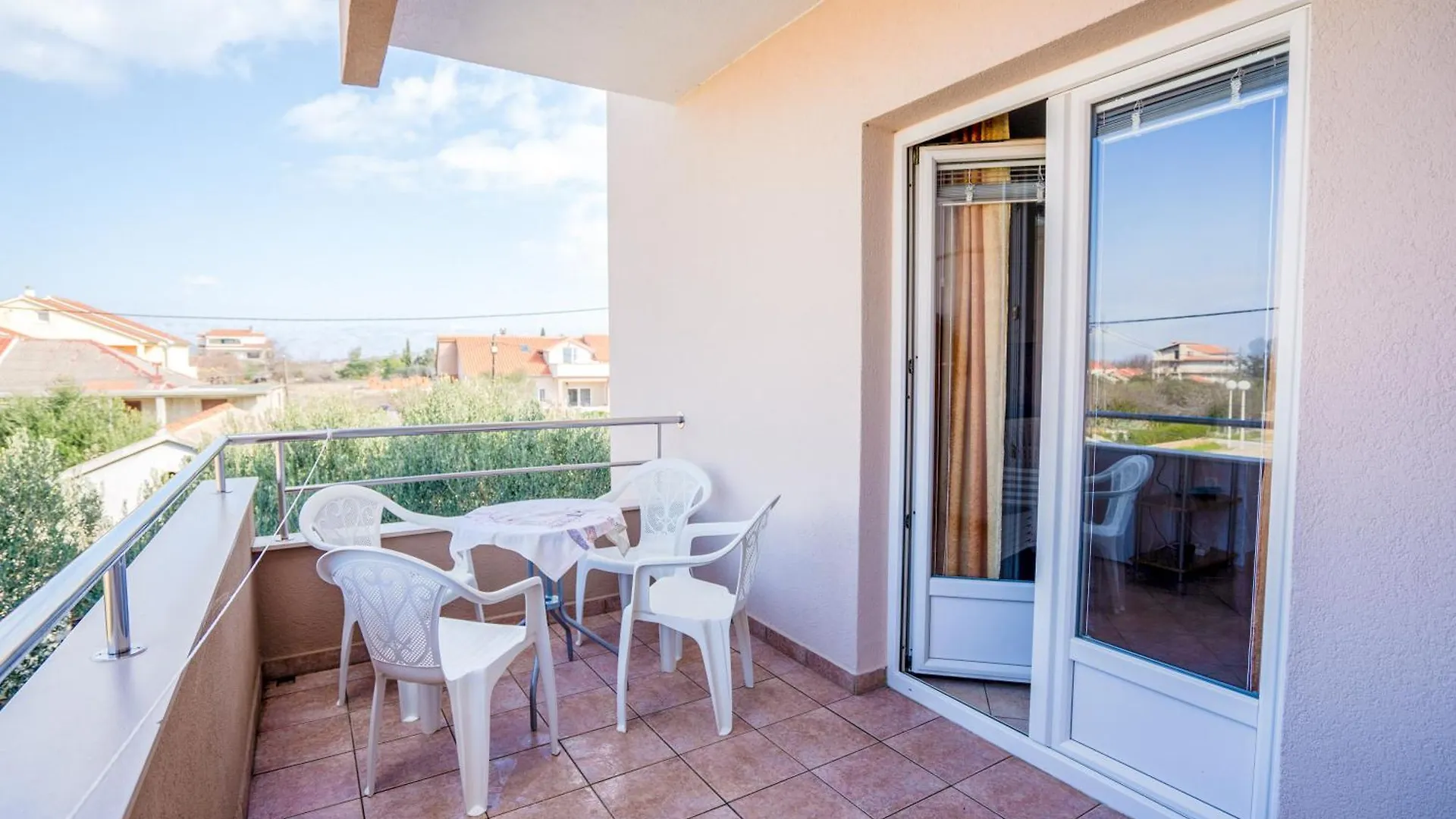 Apartments Valentin Privlaka