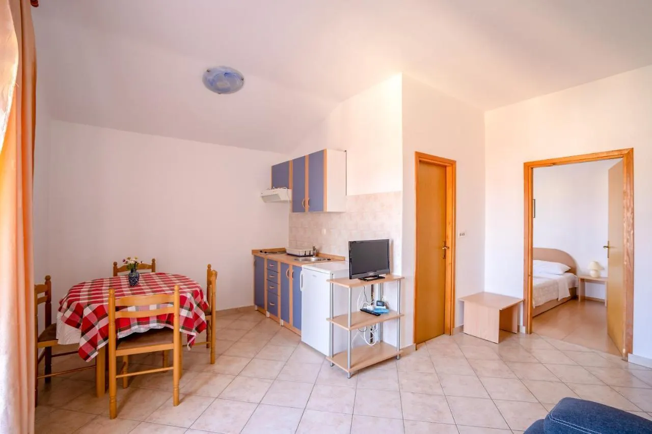 Apartments Valentin Privlaka
