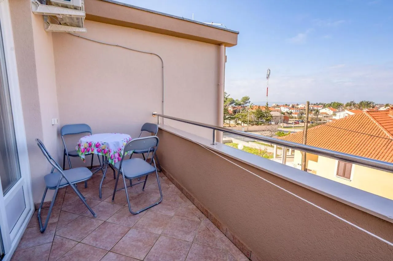 Apartments Valentin Privlaka